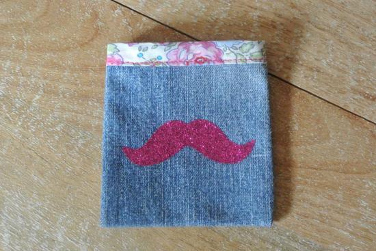 Etui Jeans Felicite rose moustache rose