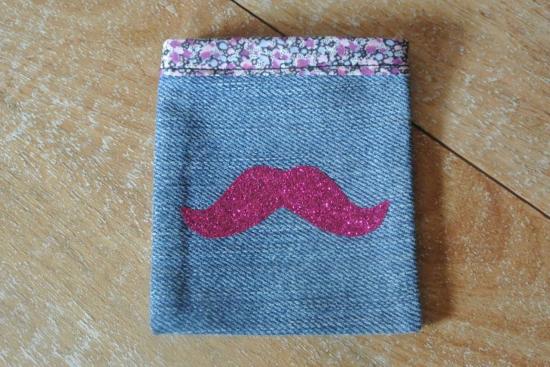 Etui Jeans Pepper violet moustache rose