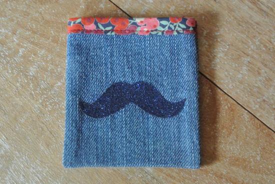 Etui Jeans Wilshire rouge et bleu moustache bleue