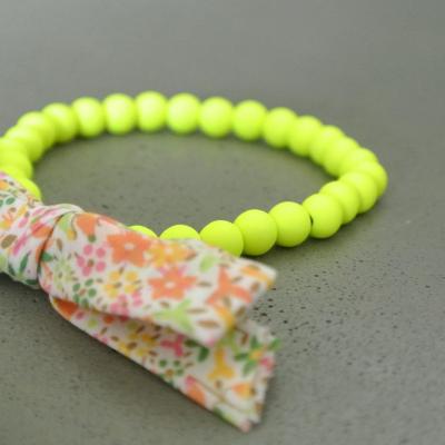 Bracelet perles jaune fluo et Liberty Eve