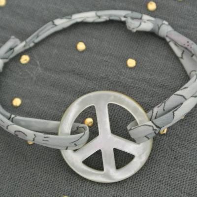 Bracelet nacre Peace and Love