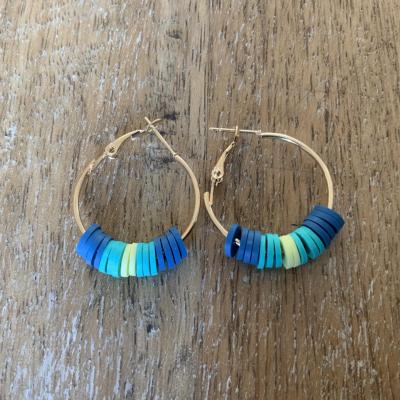 Boucles d’oreille Heishi bleu